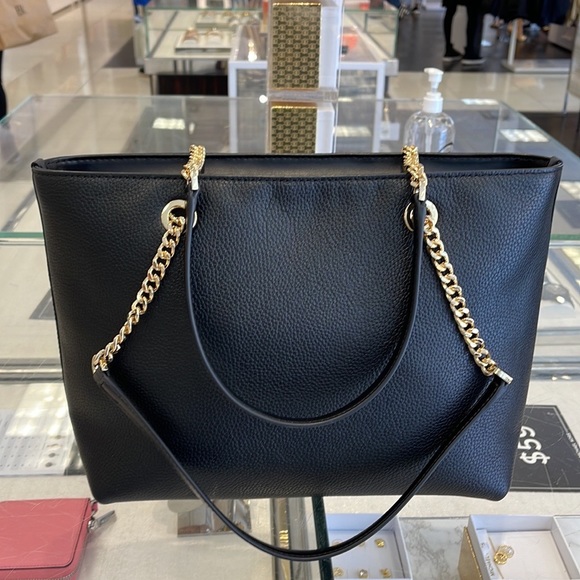 MICHAEL KORS
Jet Set Medium Front Zip Pebbled Leather Chain Tote Bag
Black - Picture 5 of 16